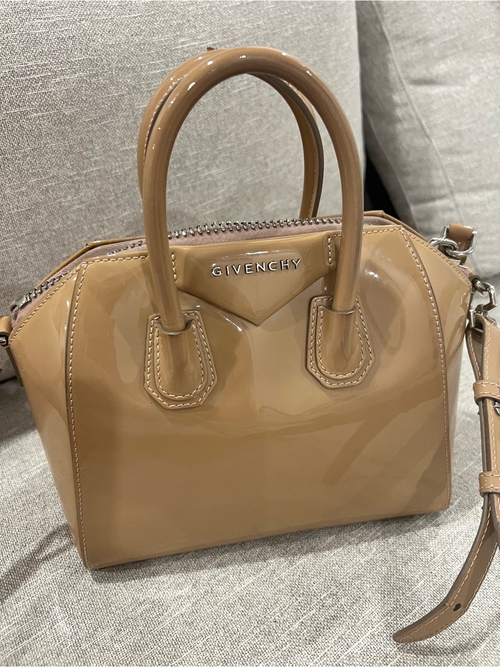 Givenchy Antigona Mini Patent Leather Bag - Picture 11 of 13